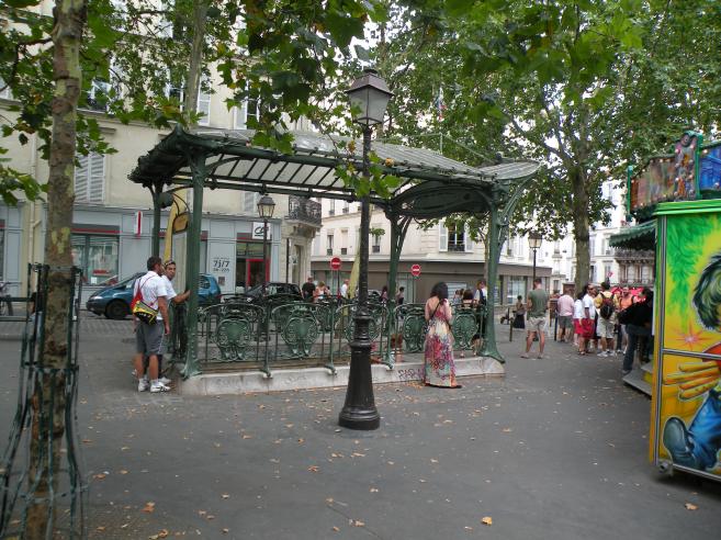  bouche de métro Abbesses, place des Abbesses